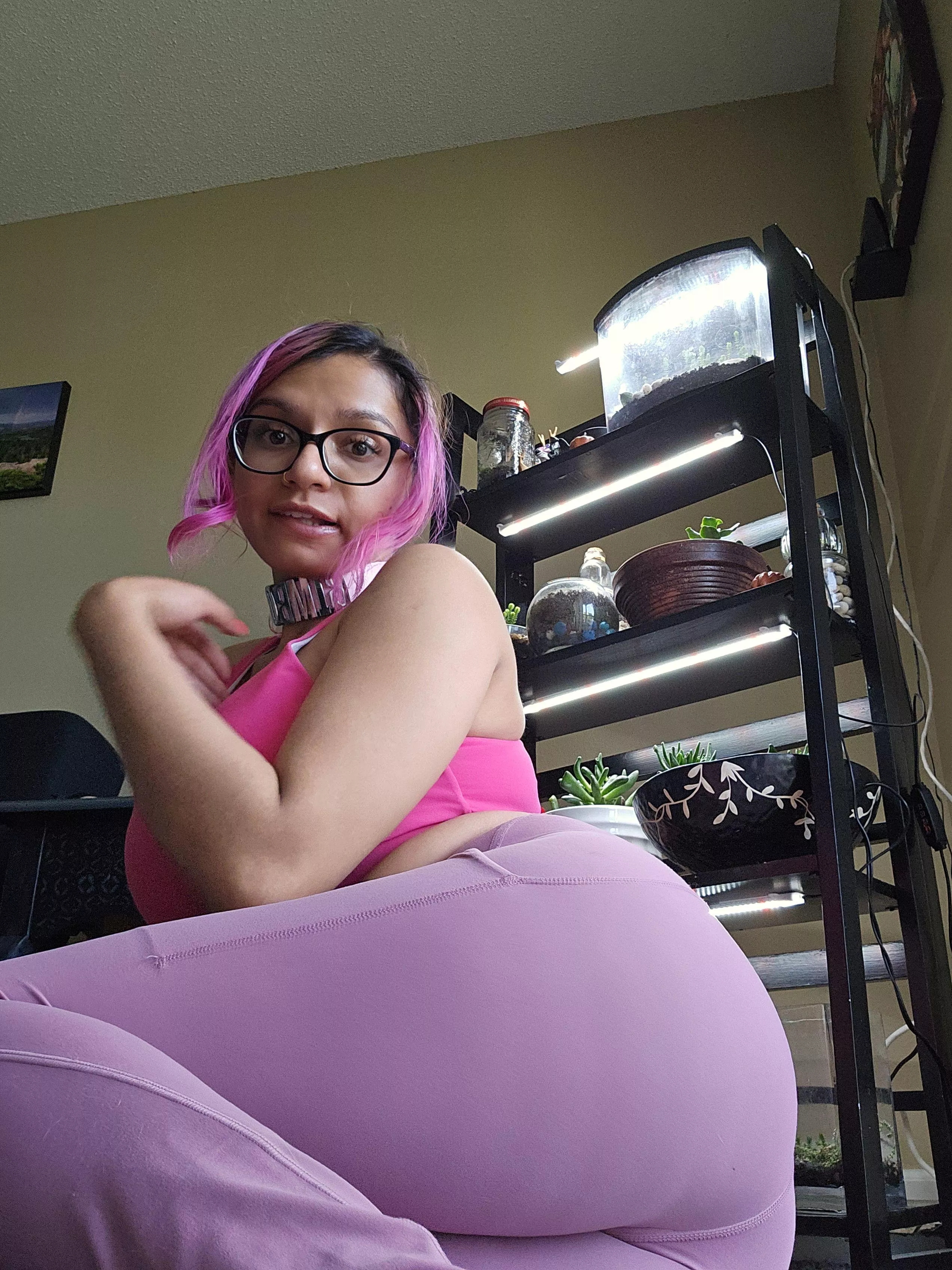 Lululemons are such a snug fit posted by goddess_rarity1