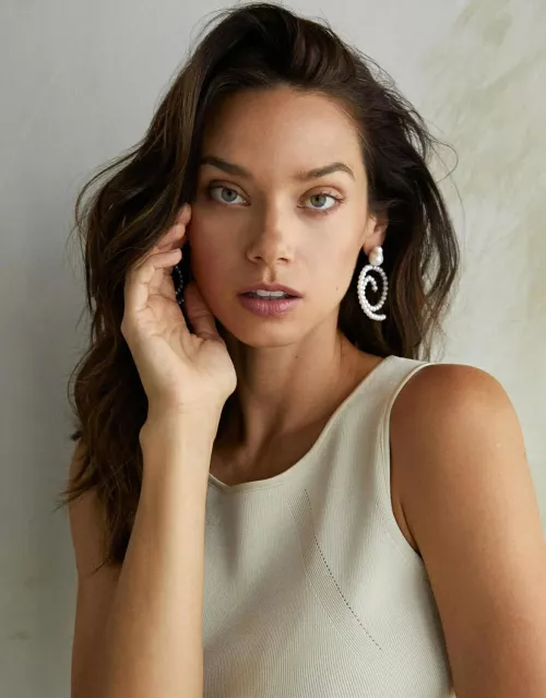 Michelle Vawer by qwer5r