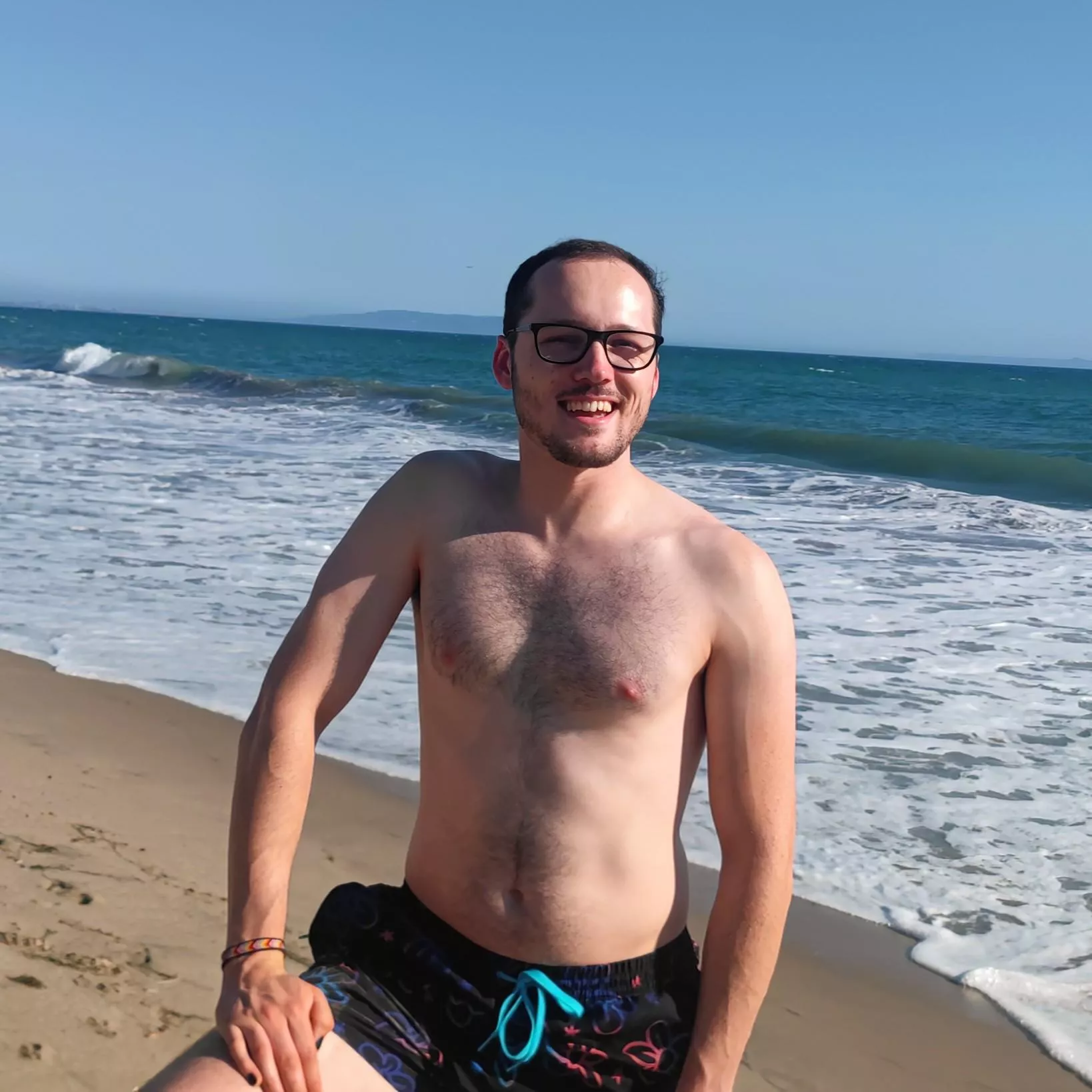 My bf has low self confidence, but I think his smile is the cutest thing in the world  posted by lewdfocker1