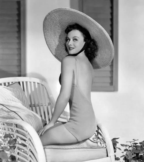 Paulette Goddard (c. 1940) by bil_sabab