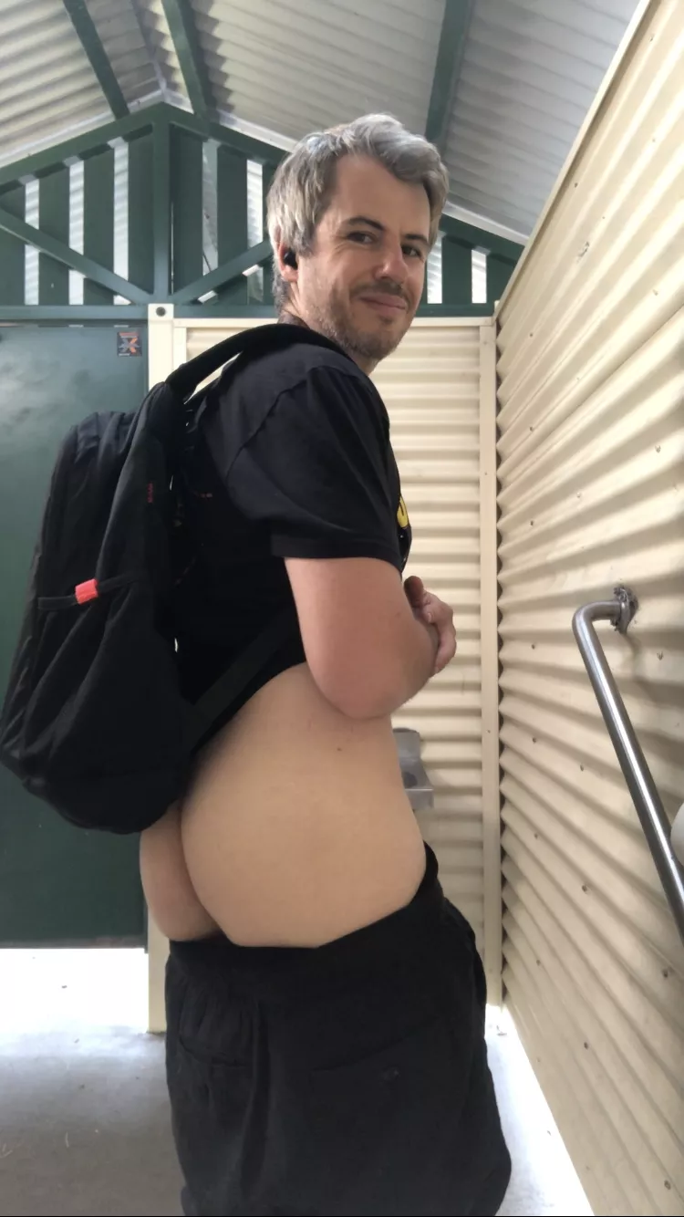 Showing my daddy ass in the public toilet for you posted by Samdaddykinks