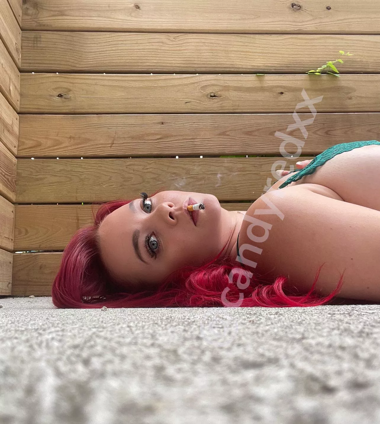 Smoking for you feels so sensual… posted by CandyRedxx
