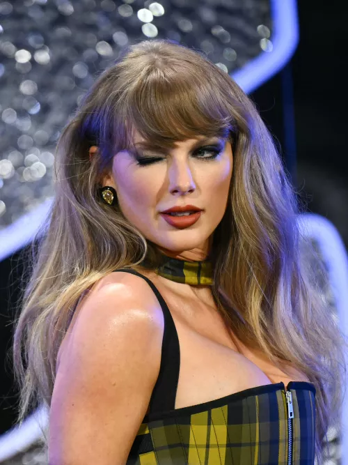 Taylor Swift  by Sea-Price2380