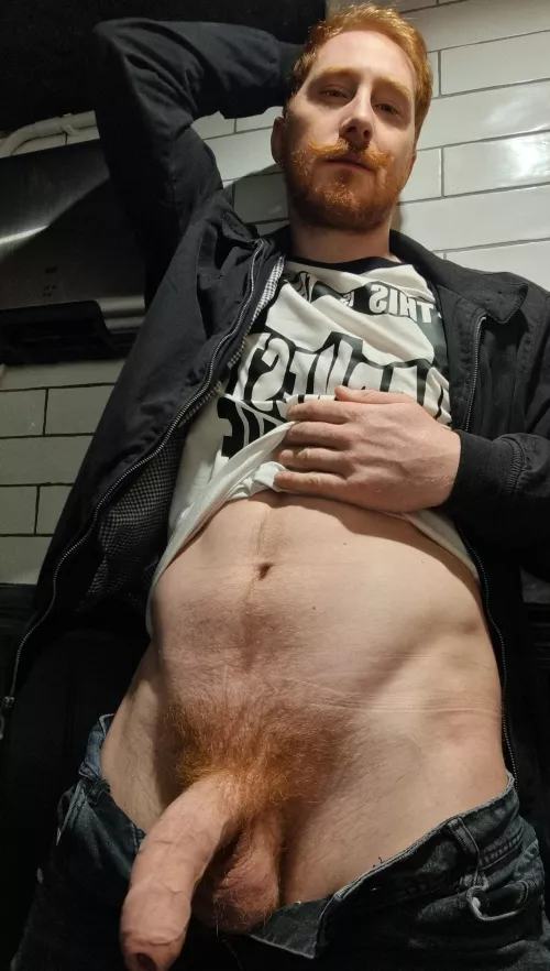 This lighting is good for my hair colour! by RedTashMyke