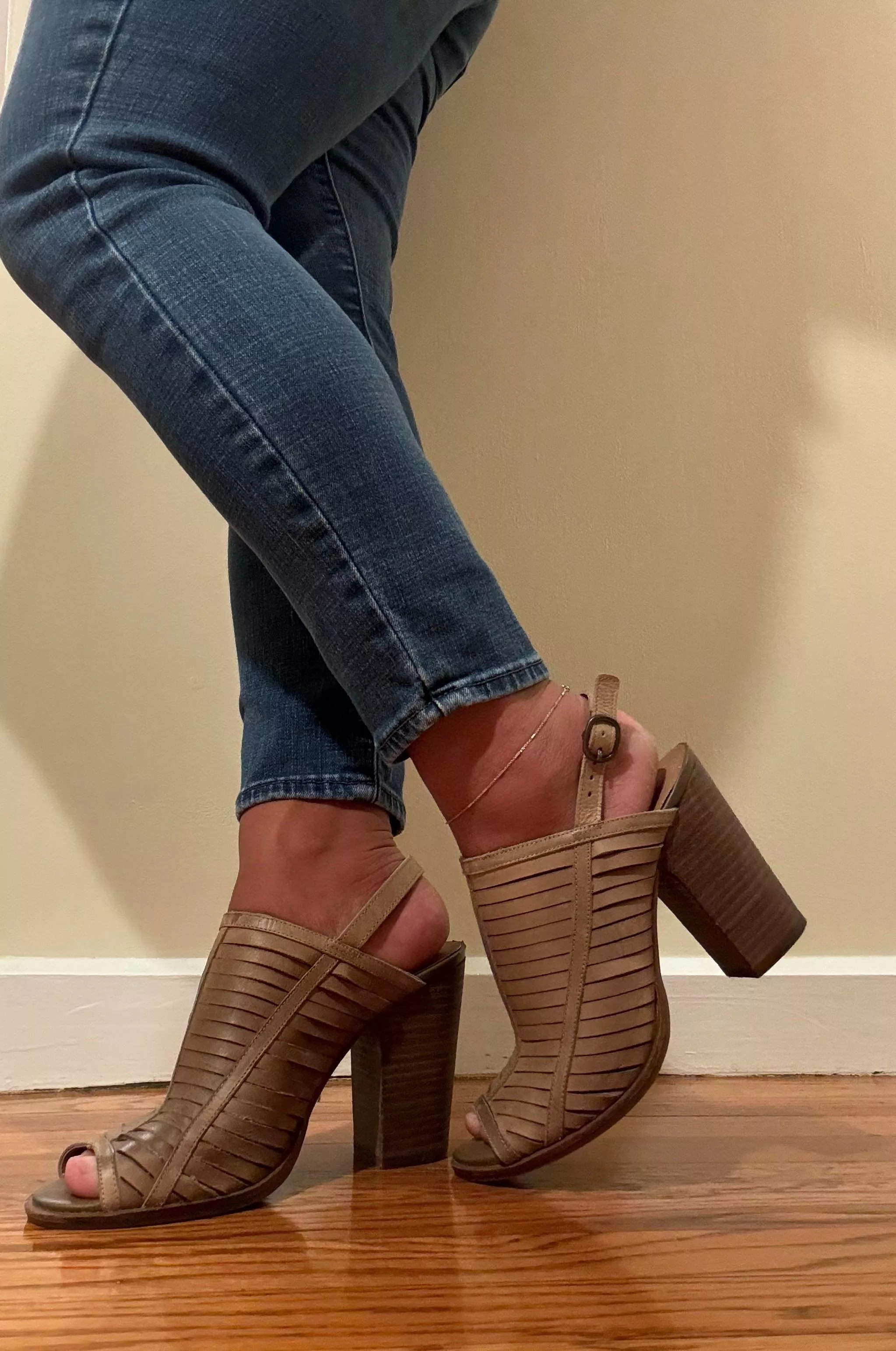Trying on heels for later tonight…another gem from Lucky Brand  posted by Sole_Satiable