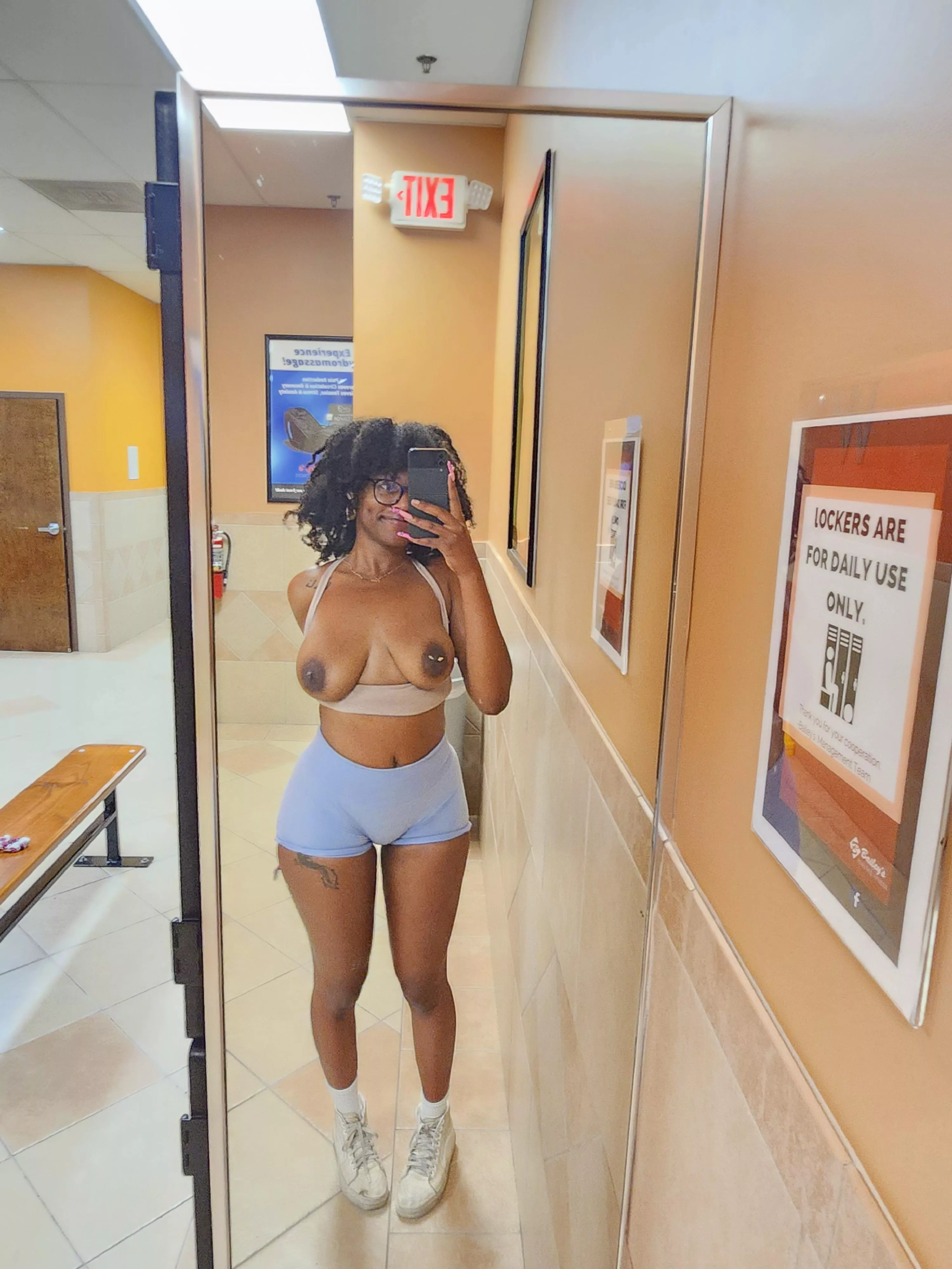 Undressing just for you in the locker room posted by honeyprincesss