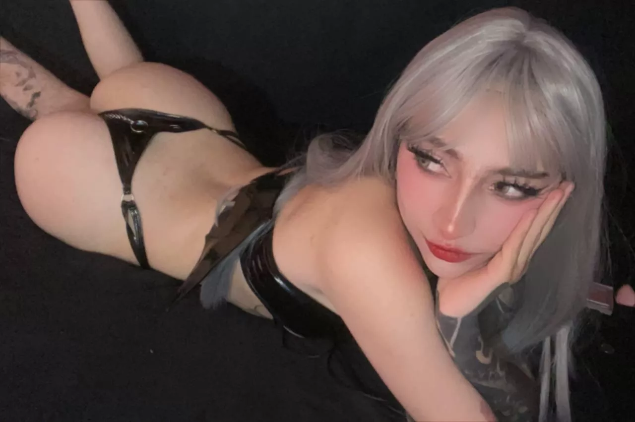 Want to give me a spanking? by Sexy11Queen