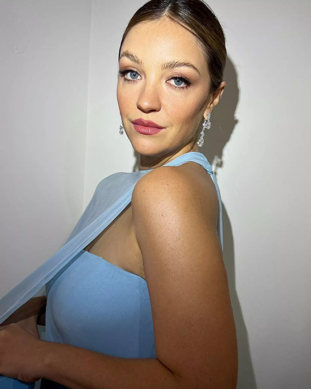 Abby Elliott posted by KG101411