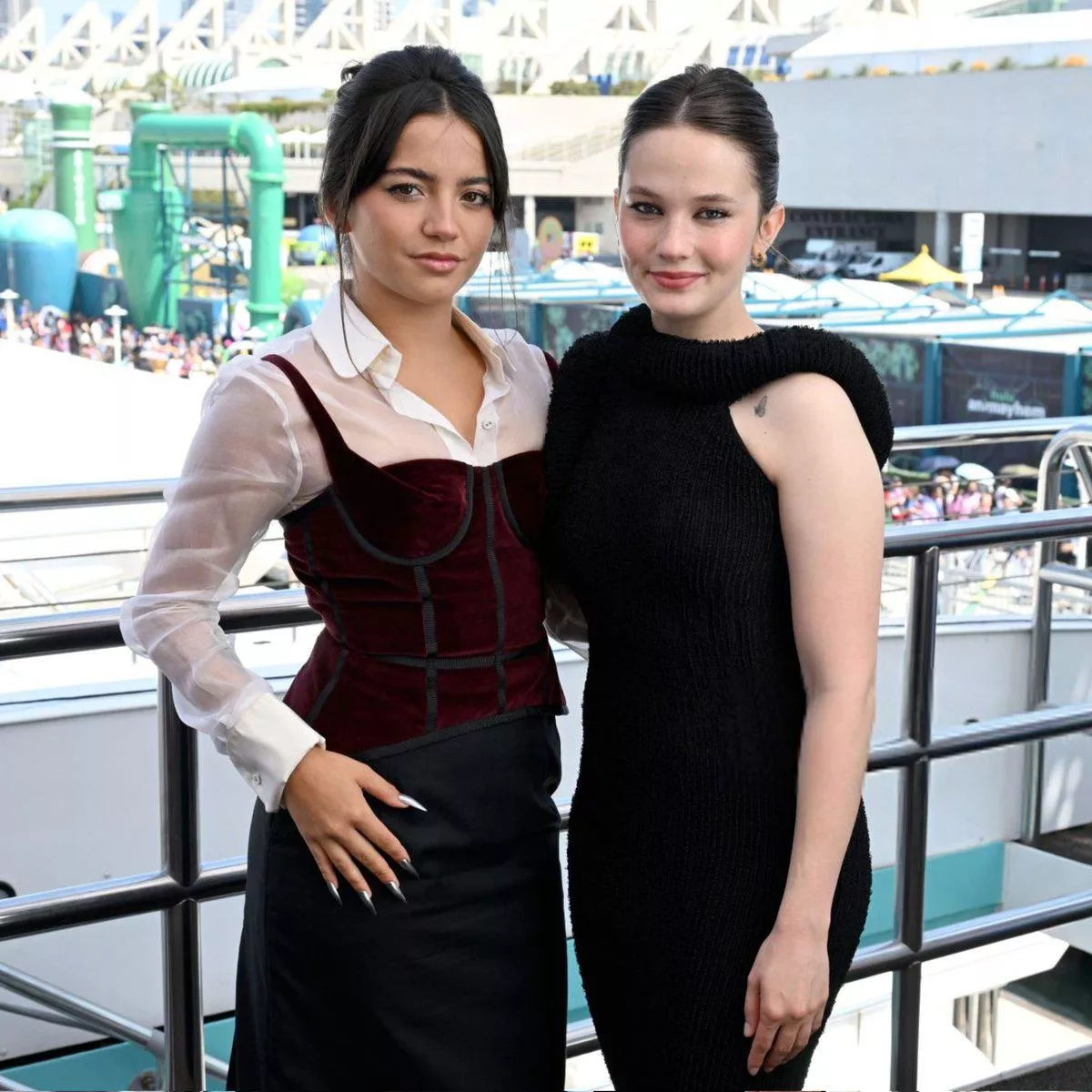 Alien duo Isabela Merced & Cailee Spaeny posted by James007BondUK