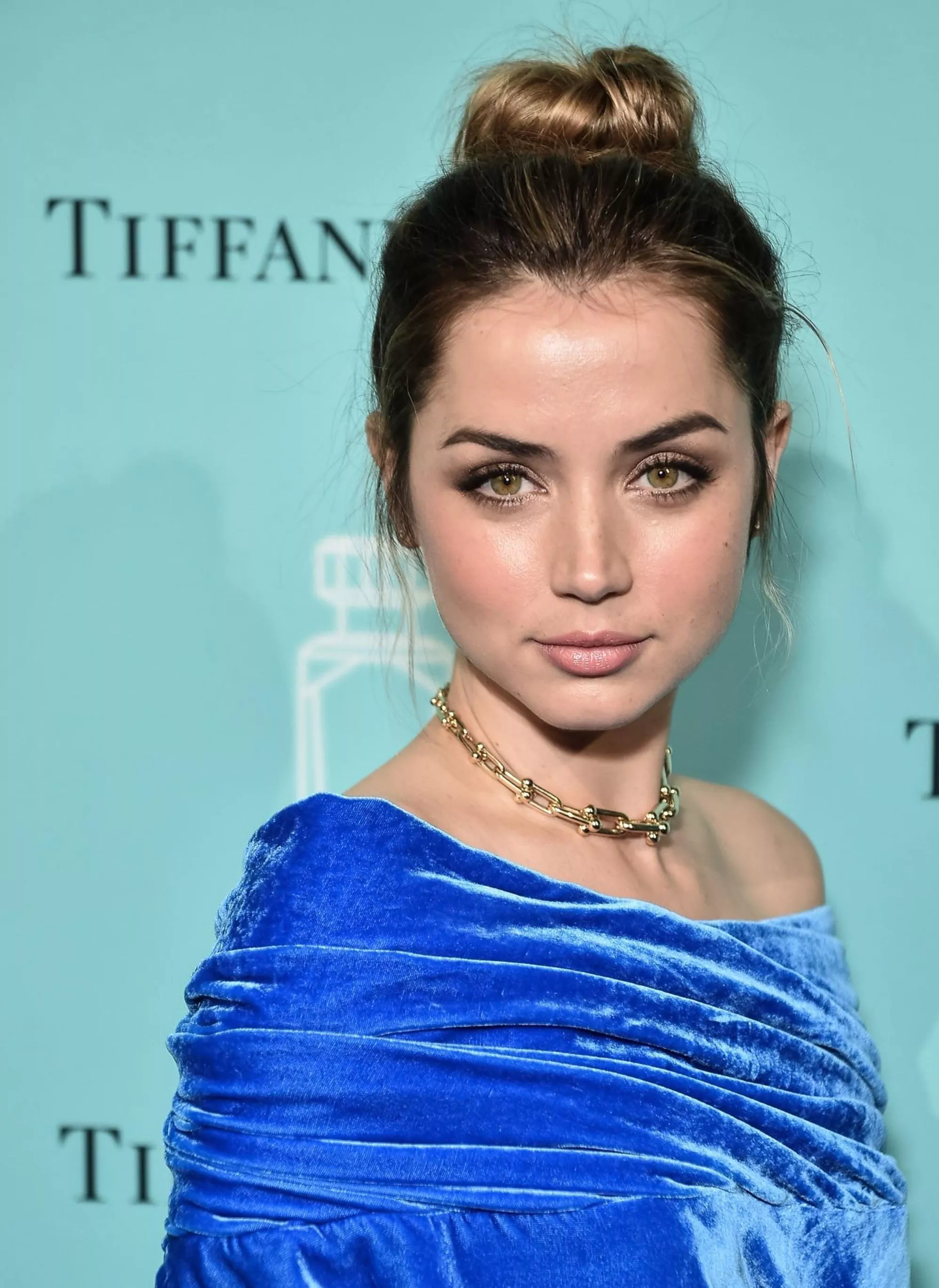 Ana de Armas posted by Long_oil_