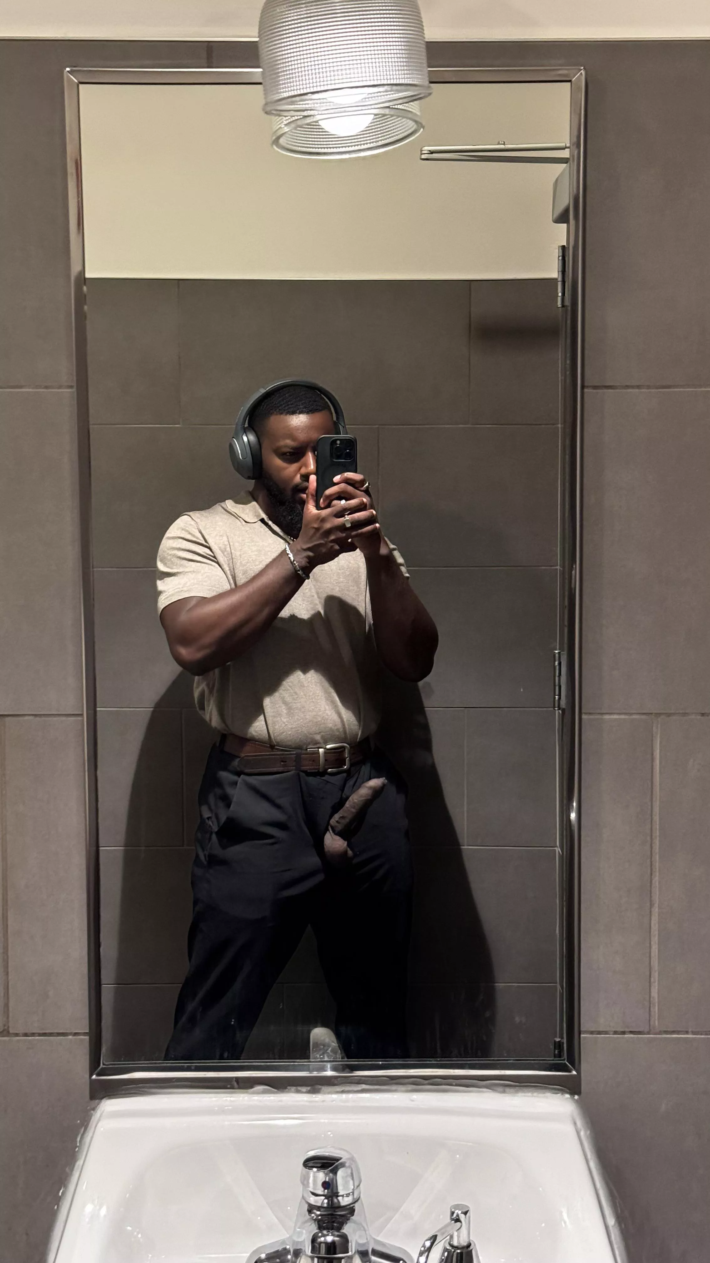 Bathroom break (23) posted by MrJ1023