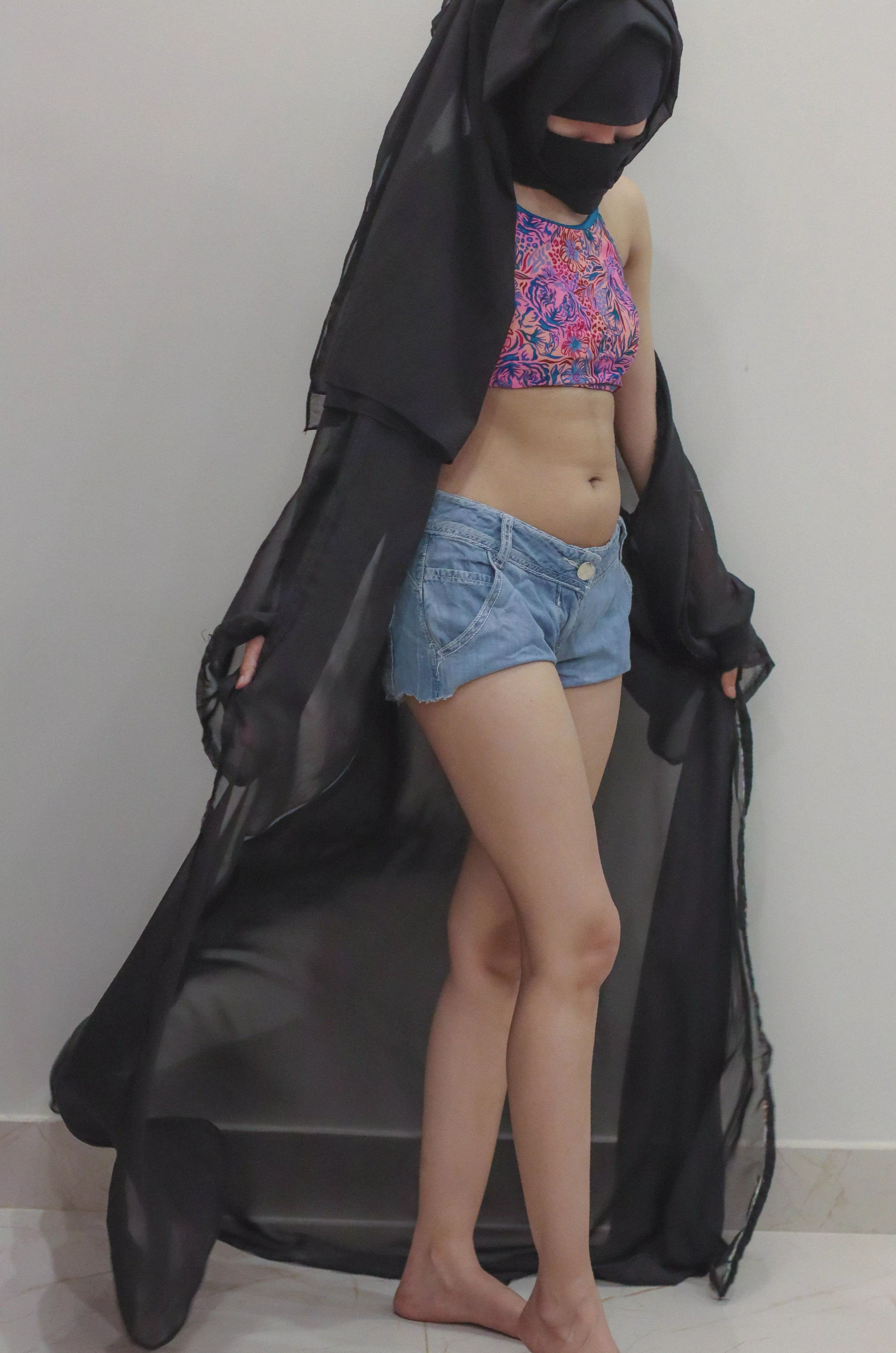 do i have a crush on my neighbor [F] posted by JasmineWink