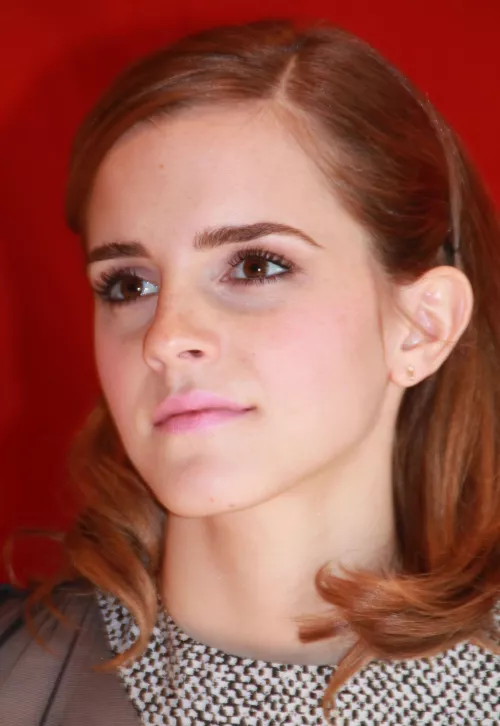 Emma Watson  by Long_oil_