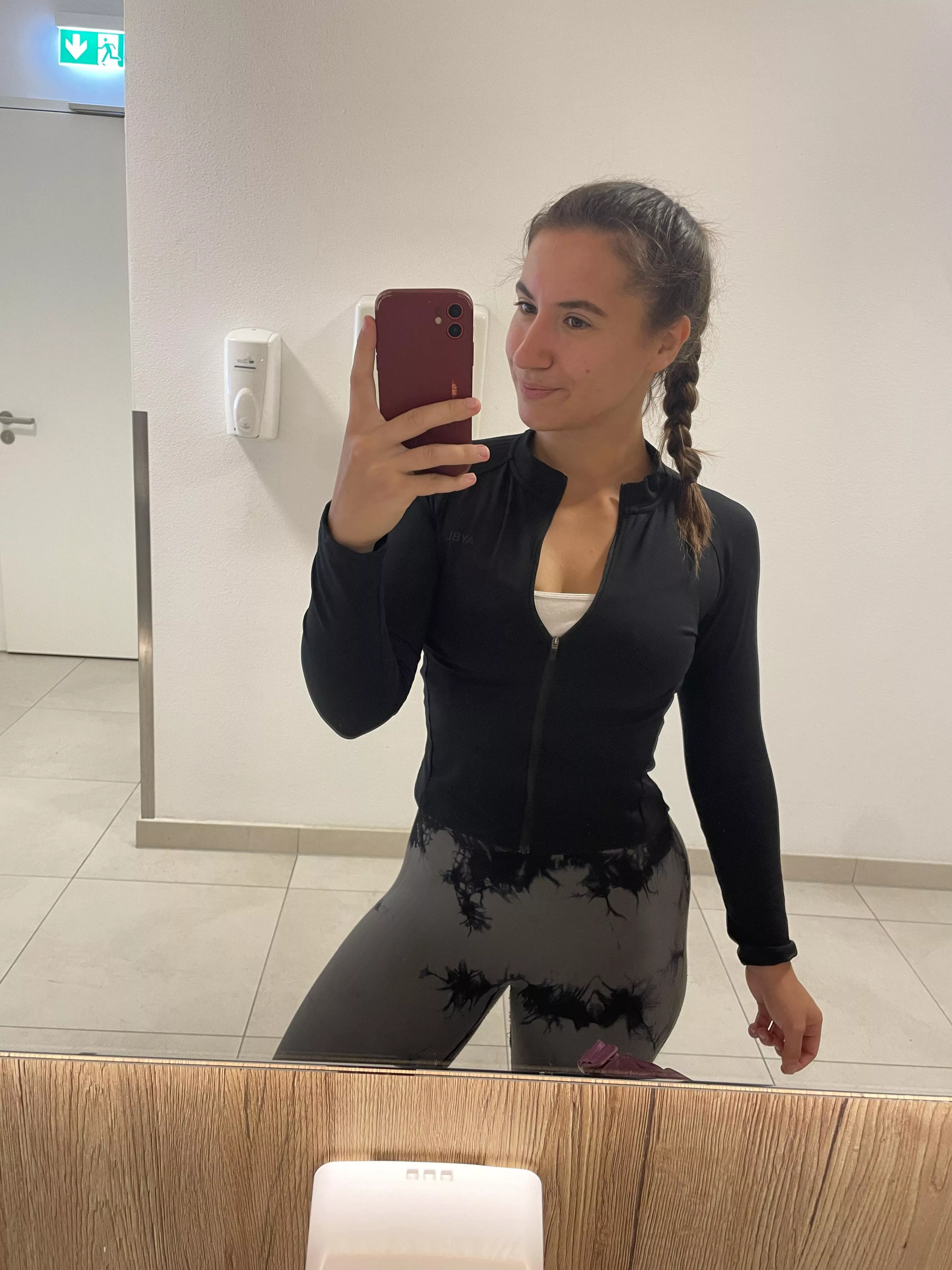 gymgirl looking forward to workout!  posted by sweetlikehannah