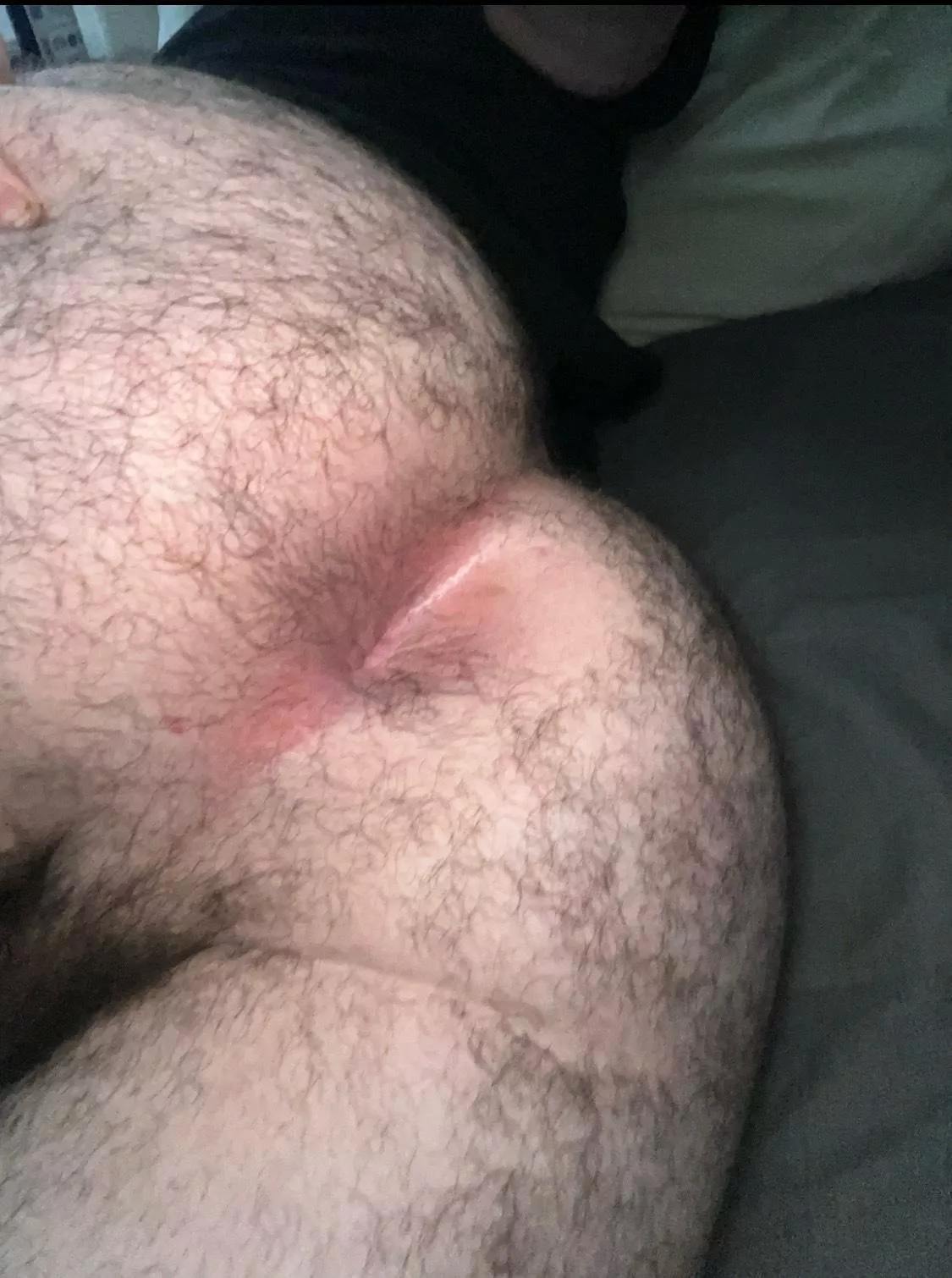 hello :s posted by DYL6NN