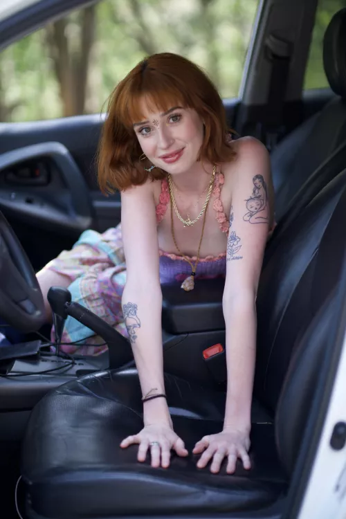 Hello wonderful, let's go on a trip  by Nippy_Hippie