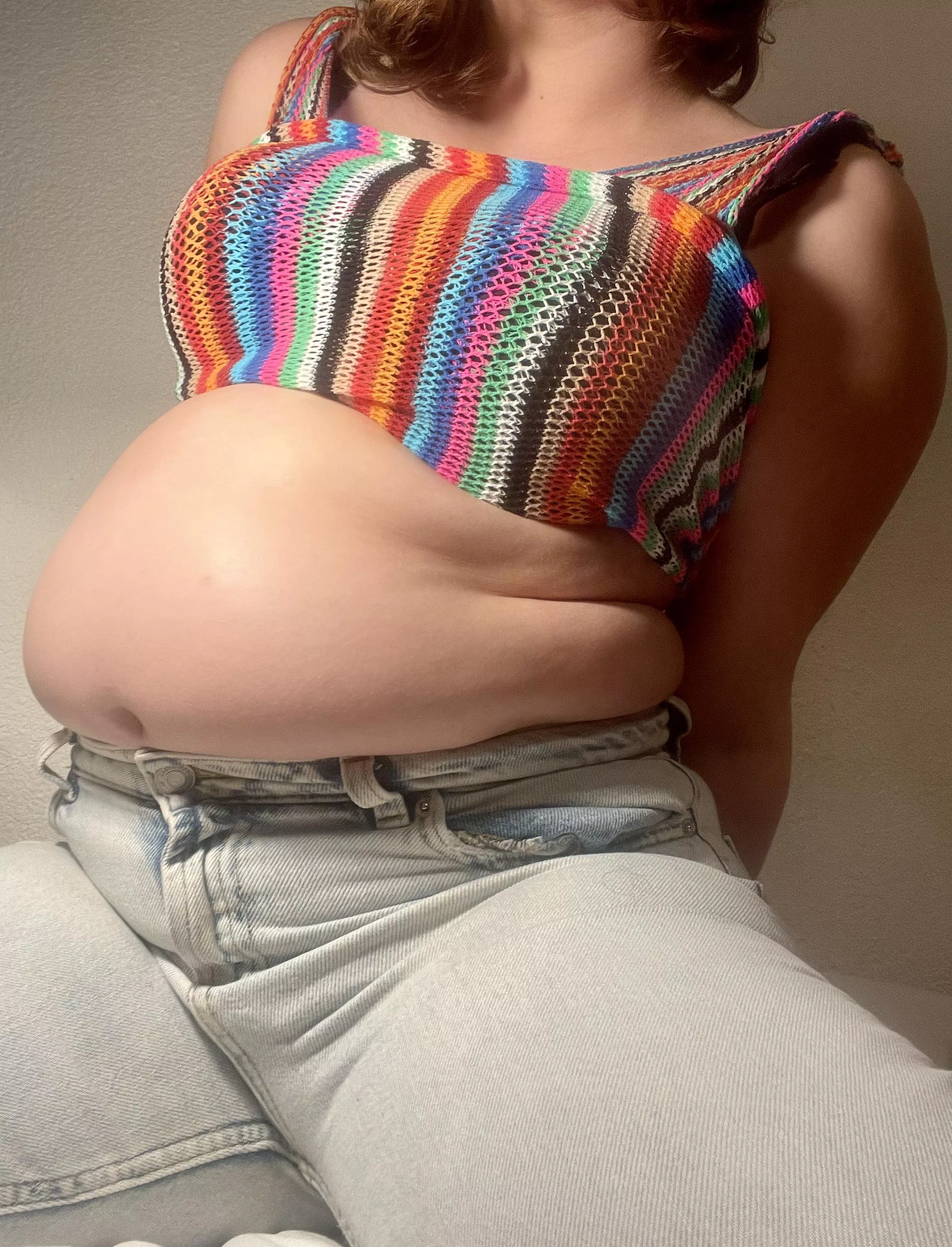 I think these pants are about to burst 😳🐽 posted by FatteningPrincess