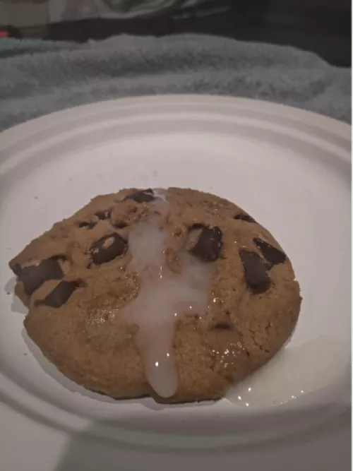 I want to watch you eat this cum cookie 🍪 by Damonready