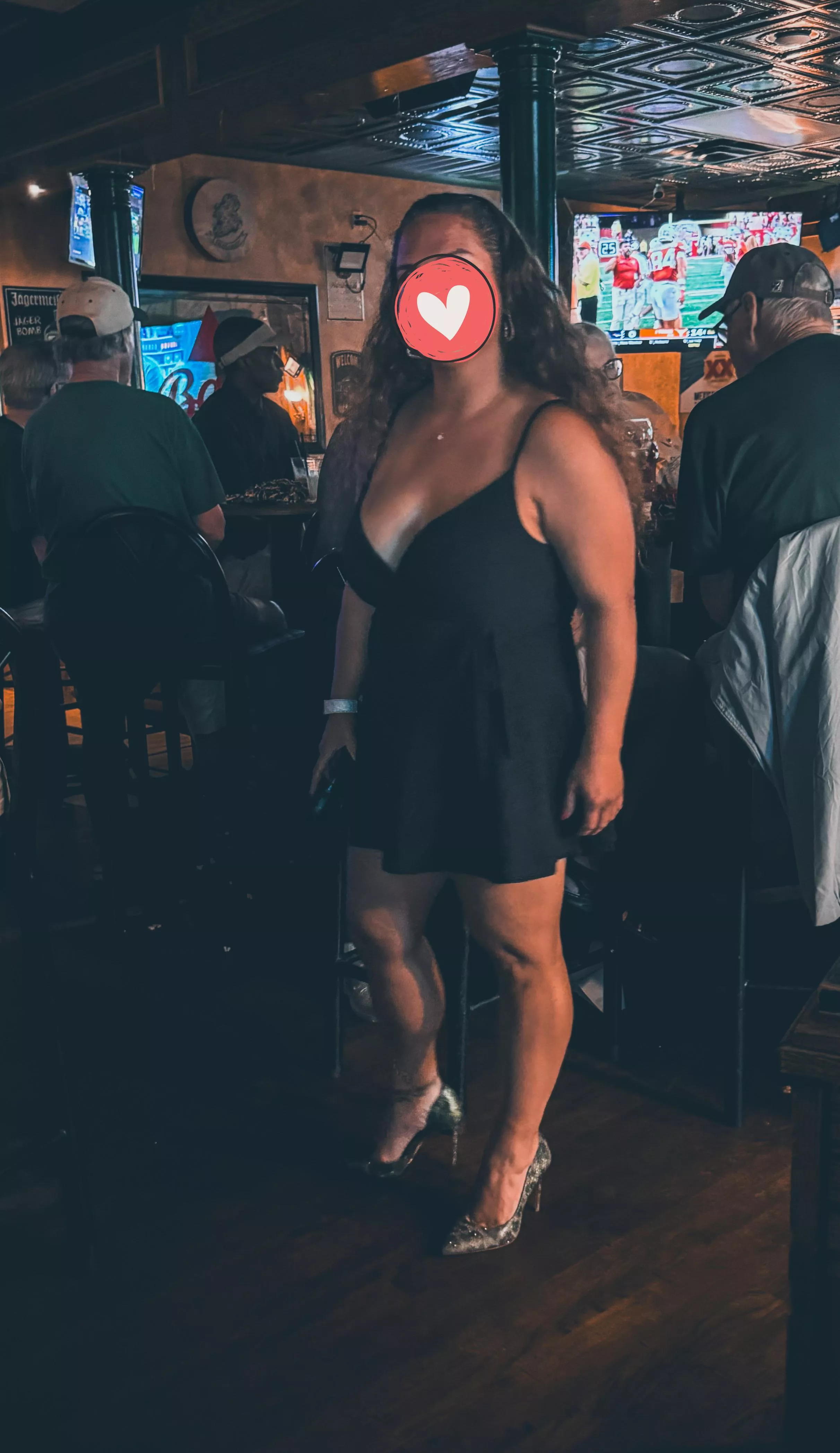 Meet me at the bathroom stall? posted by Shortandthicck2