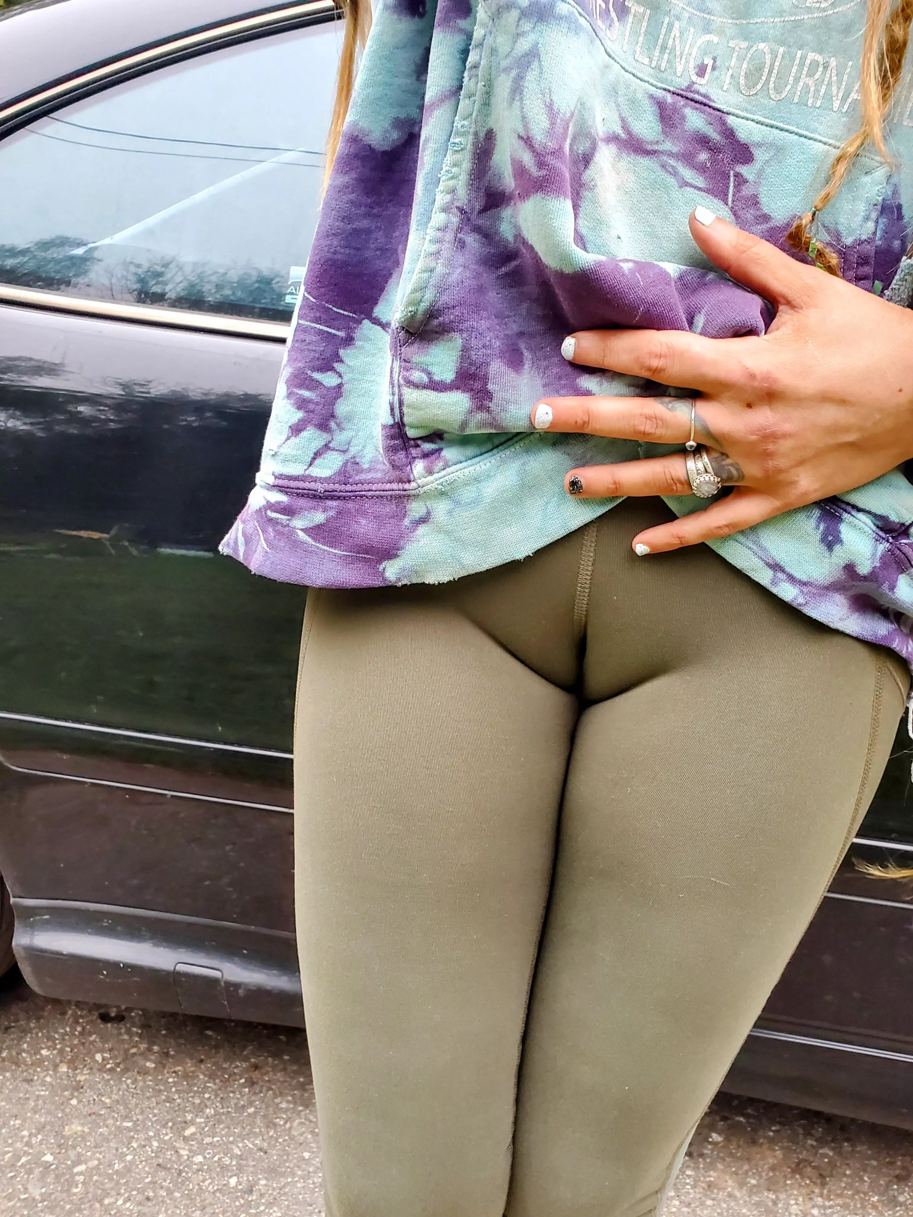 Ohhh she's lookin' mean in green today! 😻 posted by Status_Stand3678