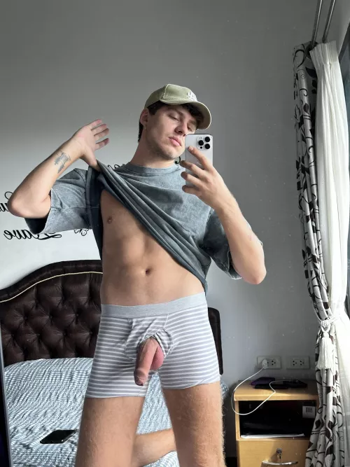 Showing off the whole package
 by Frozzy0_0