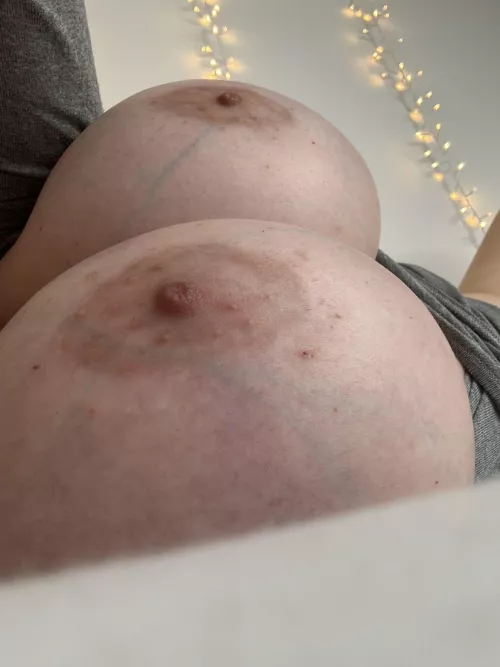 Some big fake tits by Vivian_Rose1