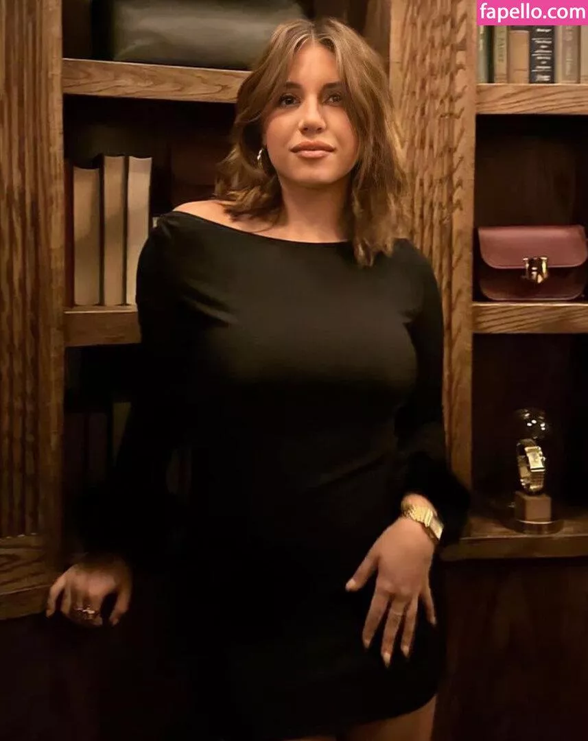 Brunette in black posted by Winter_Painter_8707