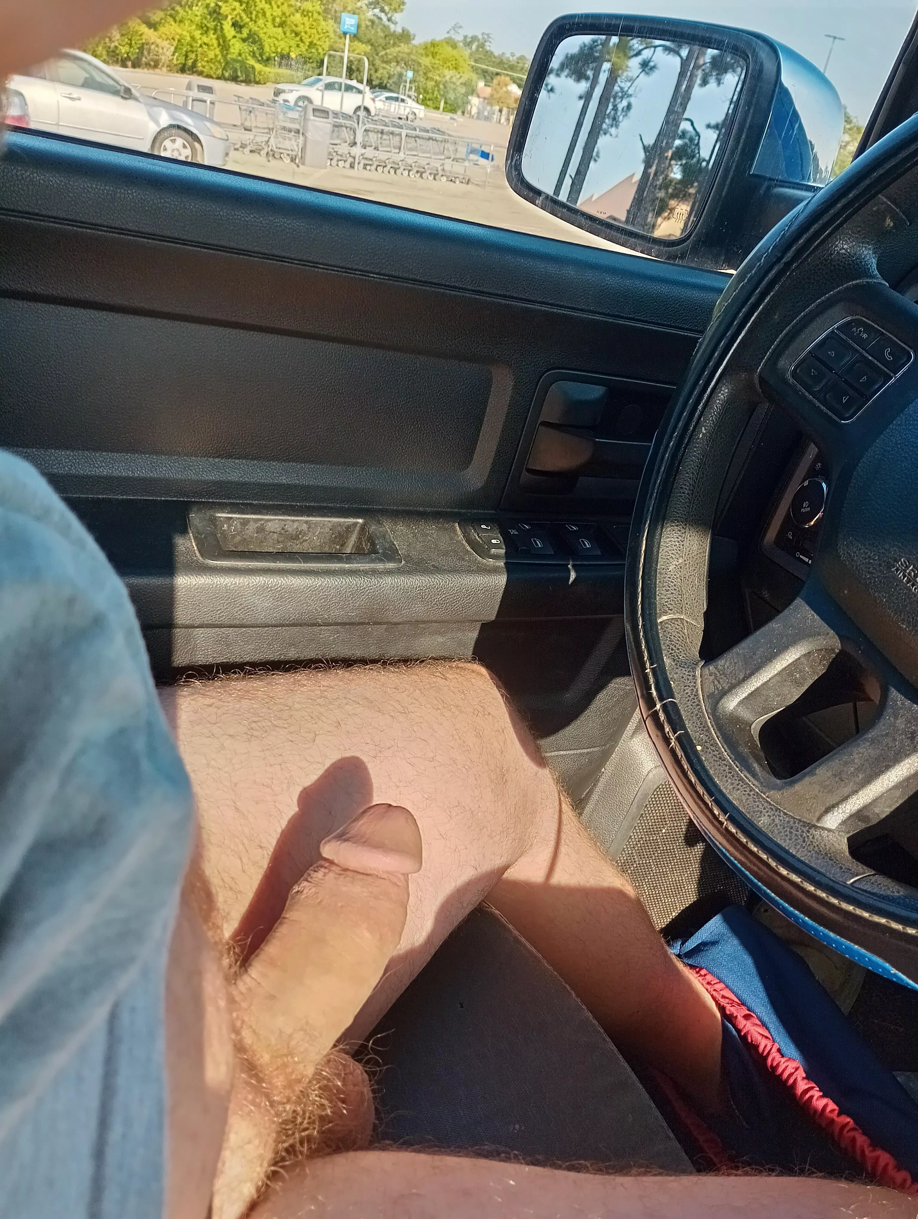 Dm me  posted by warplatypus69