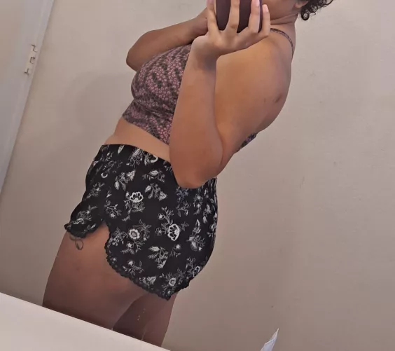 [F] definitely comfy in this outfit  by Ellieerotica2