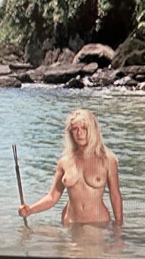 Helen Mirren by DAYTONASONNY