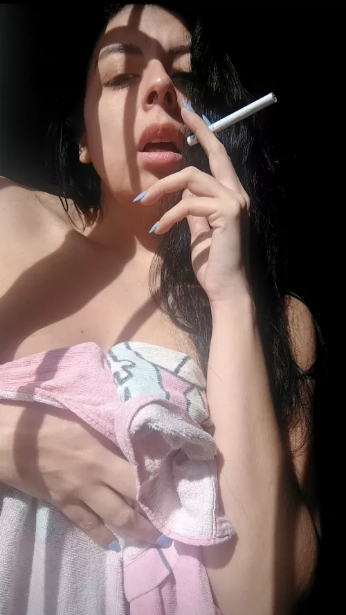 If you smoke with me, I'll do it without a towel by katylaa