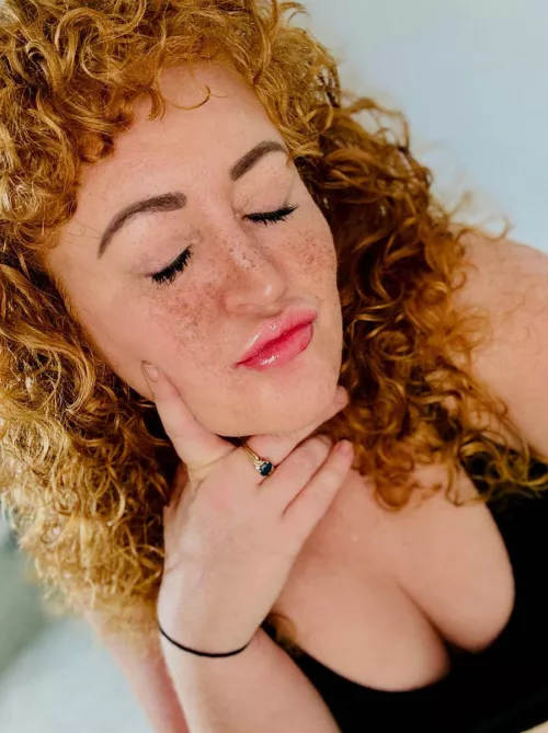 [IRTR] What's your favourite thing about freckled girls by TheScarlettSays