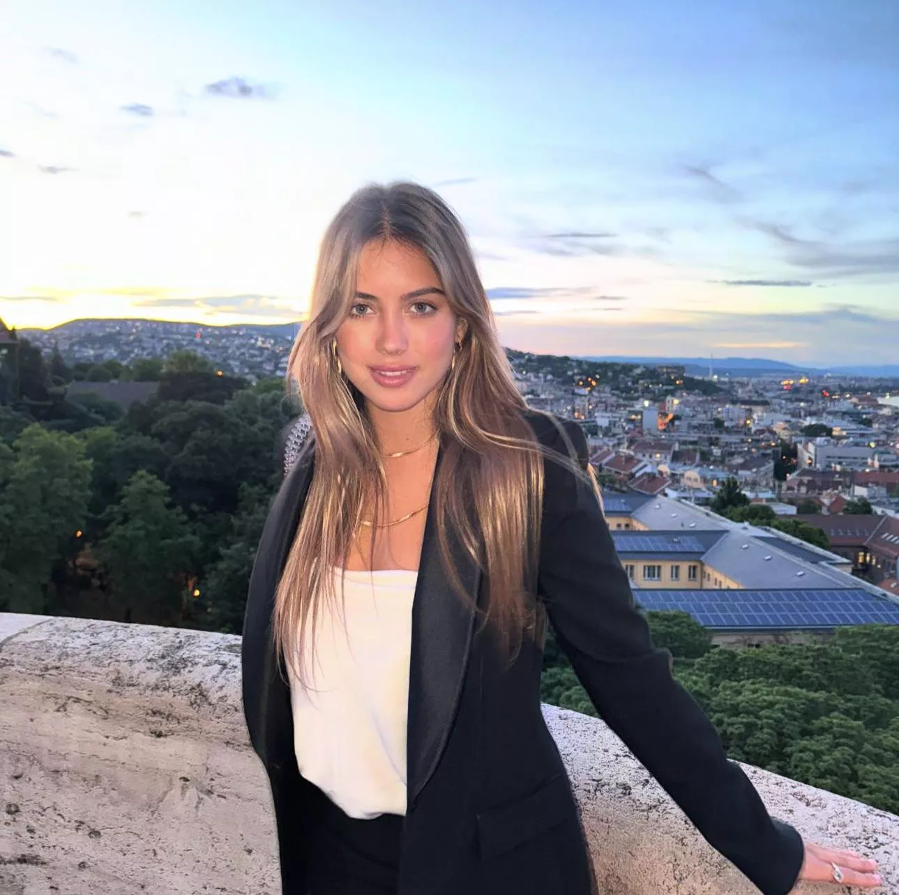 Maria Riera  posted by okayuntiloblivion