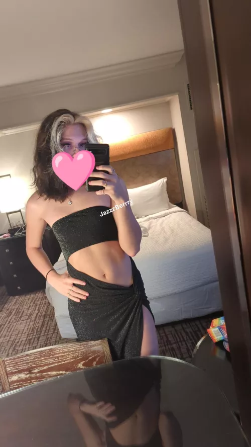 pretty dress  by JazzzBerrry