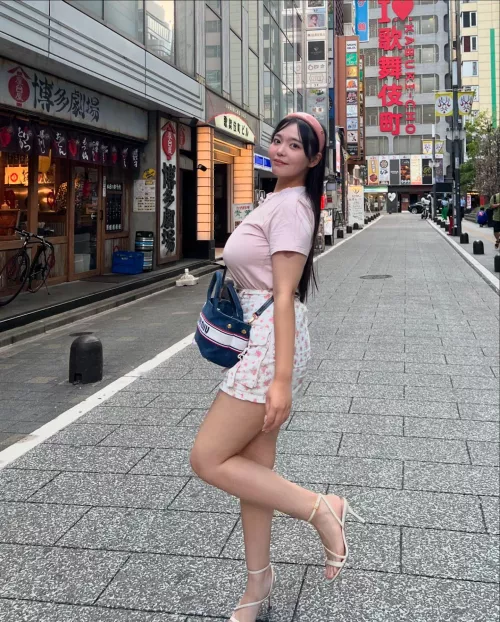 pretty in pink by figurephilosopher