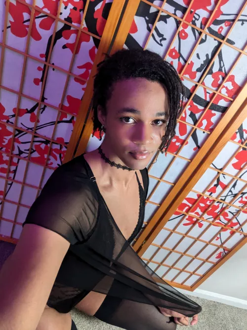 Trying some new looks :3 by Strayshea