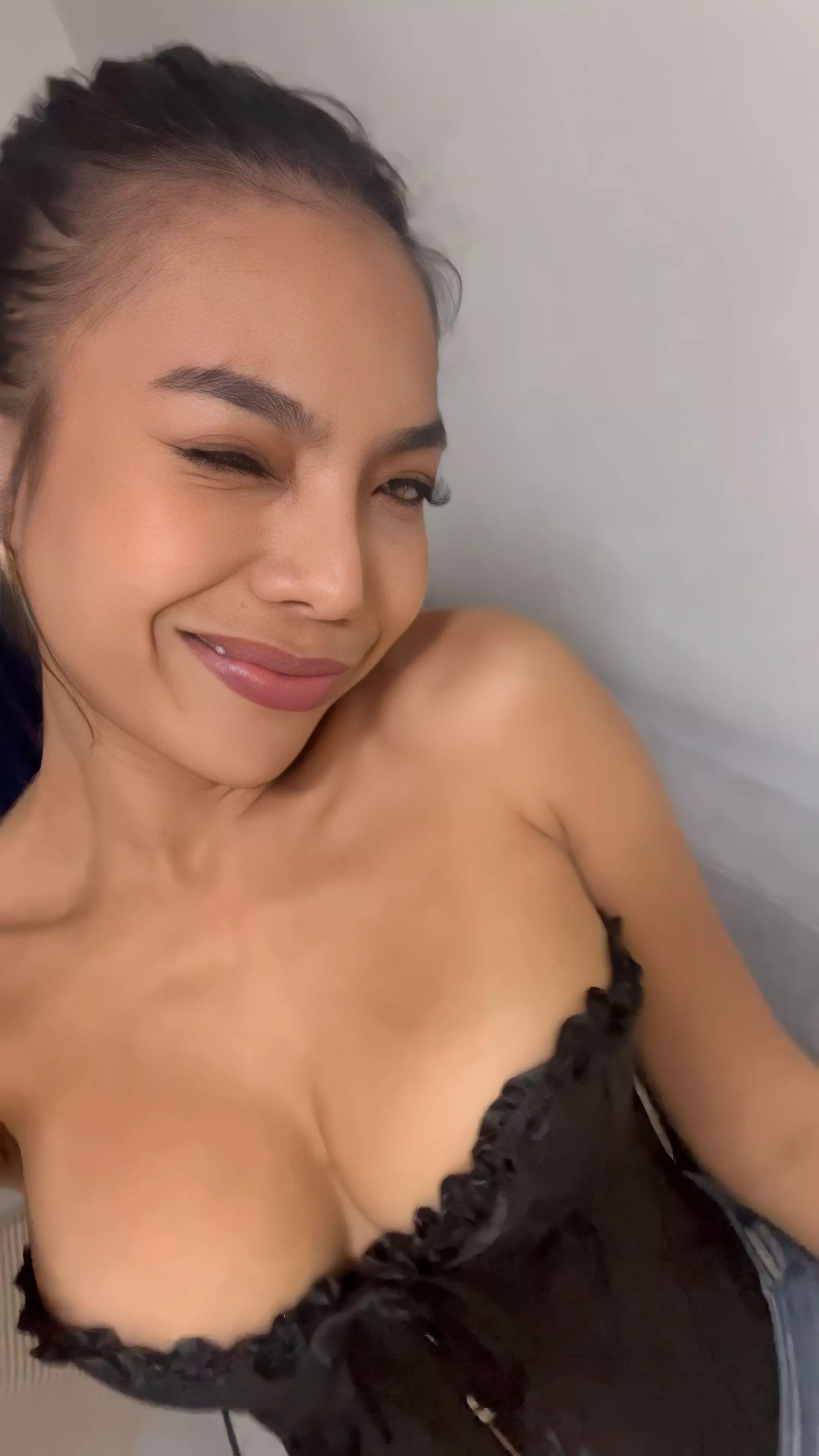 Would you want me as your little sextoy or your gf? posted by essanirvana