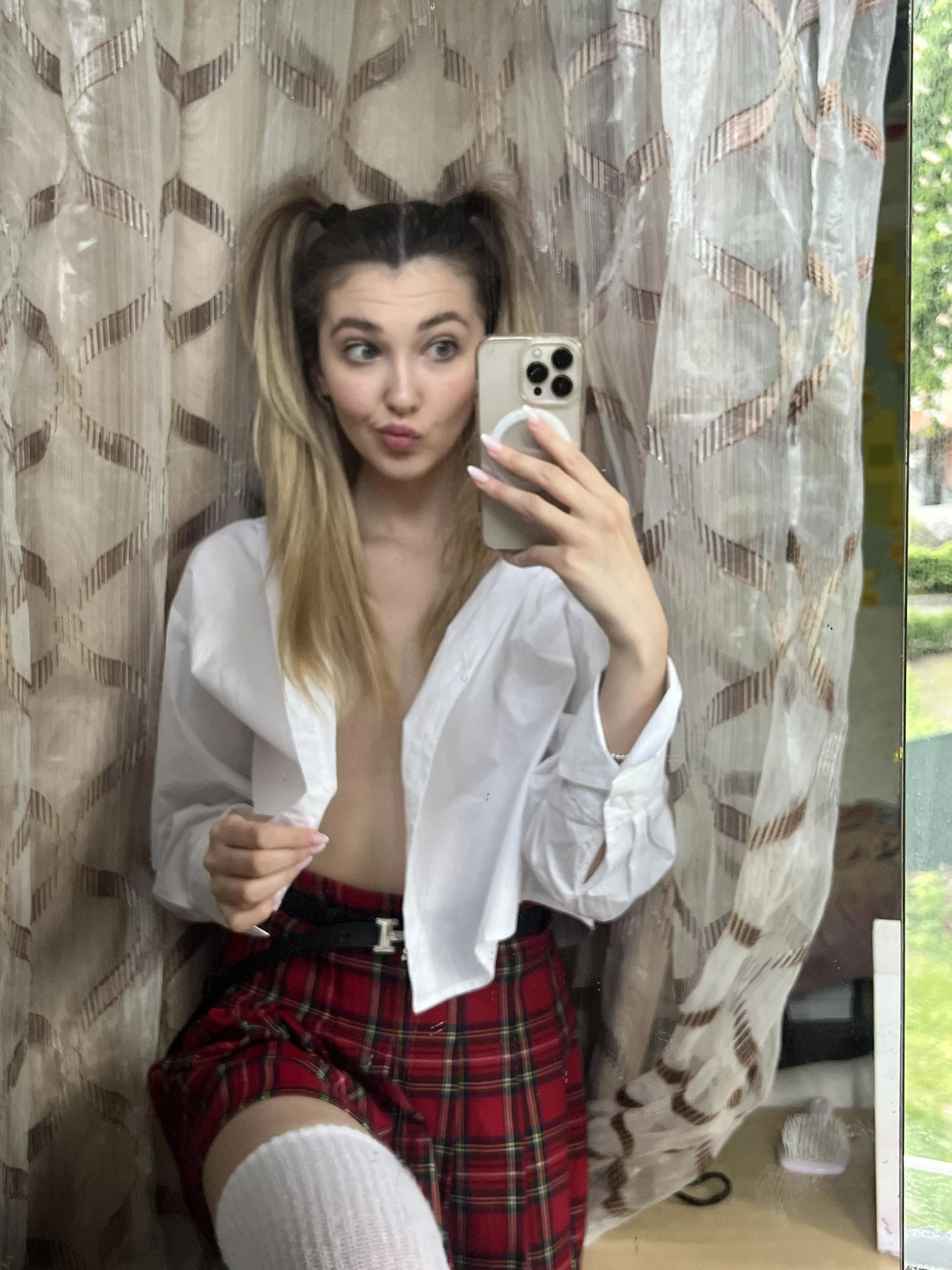 You think we can be roomates in college? I am very noisy girl posted by Arya_Doll