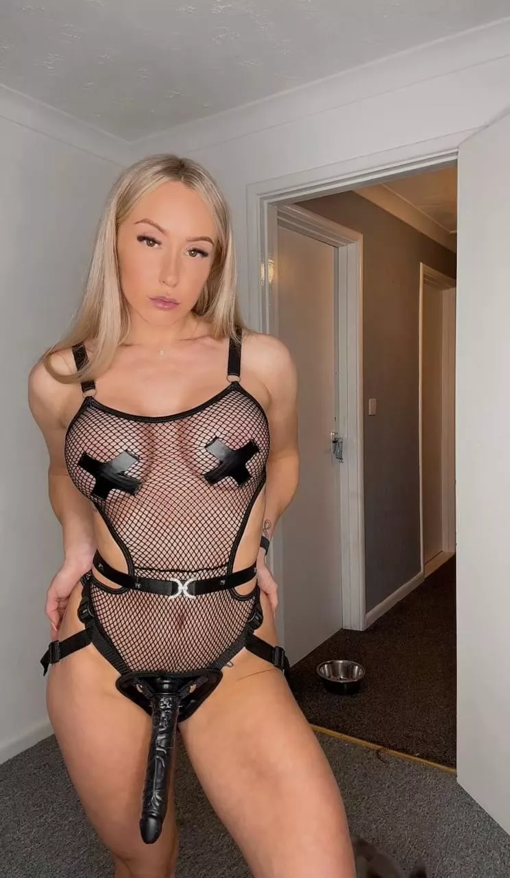 Are you ready to have every inch of Mommy's cock inside your ass? posted by TrendyFashionistaa