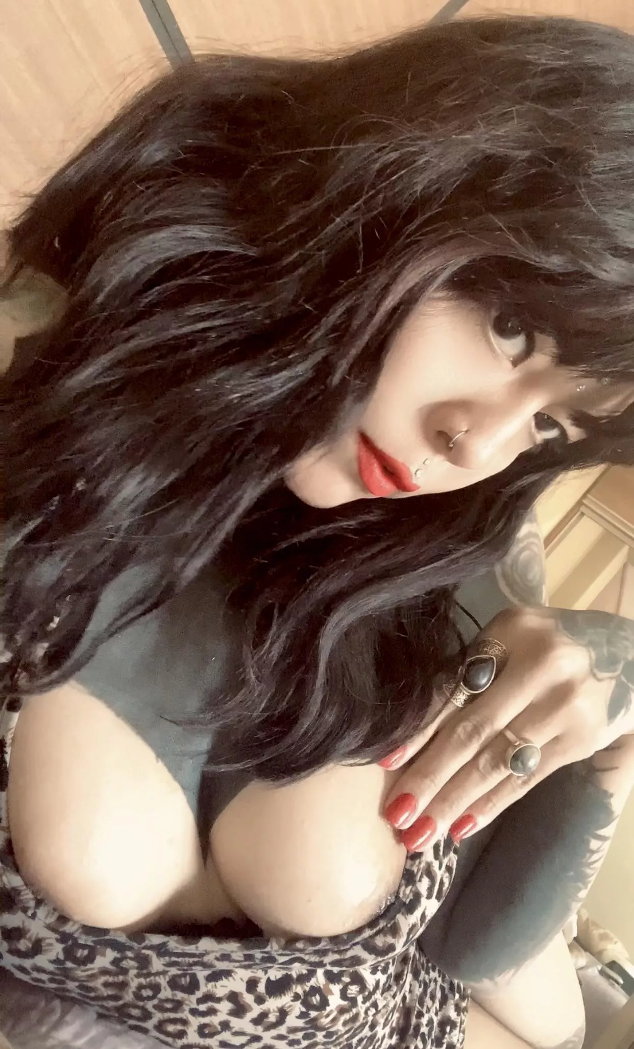 Blouse down + wet nipples= 🔥 posted by ErotiqueFaith