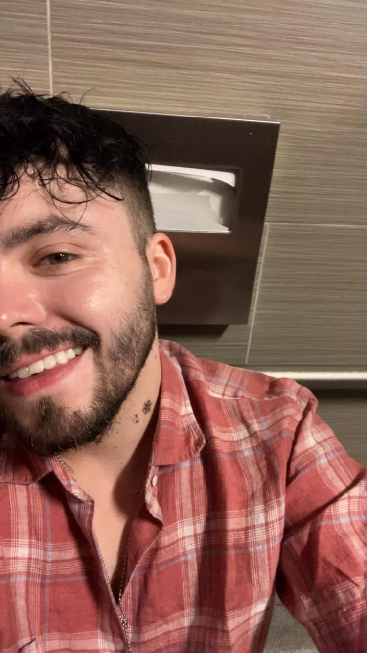 Good morning!!!! Ft. Me lighting up my grocery store bathroom 😂😂😂😂😂 posted by softyserve69