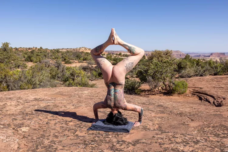 Headstand - outdoor and naked by g-sqrd