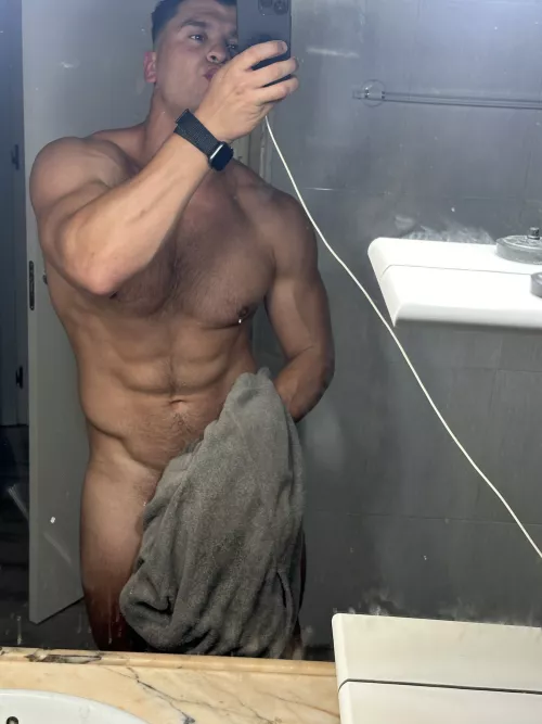 Just being sexy by realisiwak