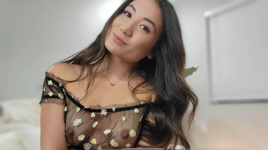 Letting my outfit do the talking  by nikkidavisxo