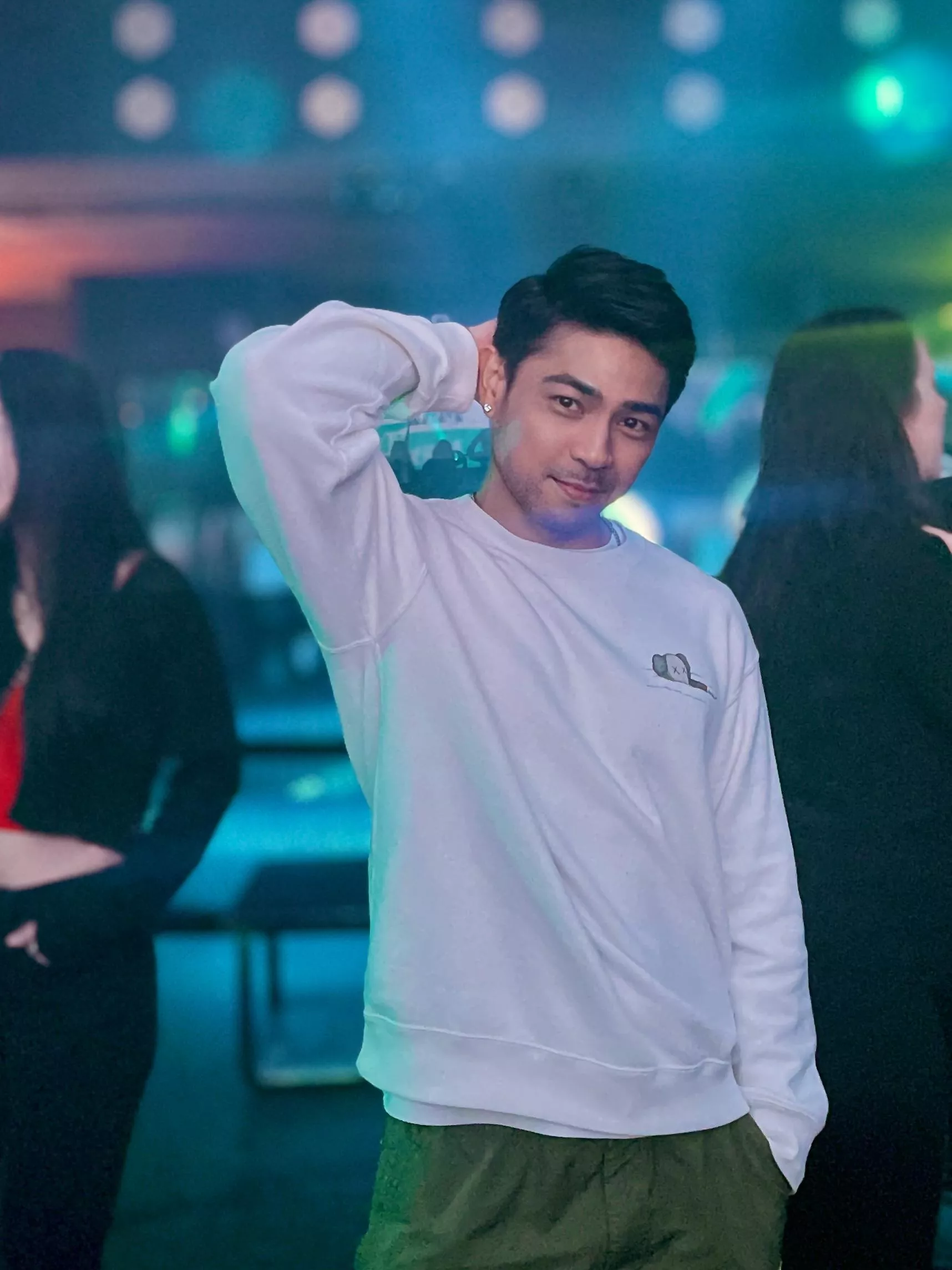 Me as a shy type person on the dance floor posted by king_leo_ace88