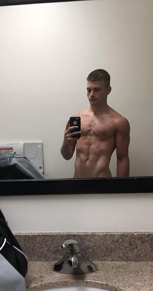 Mirror selfie by PlayboiKetchup