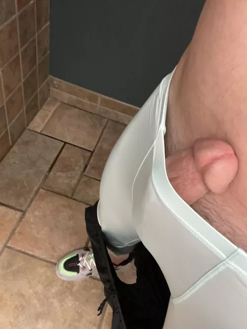 My head wants to introduce itself  by bubblebathattack