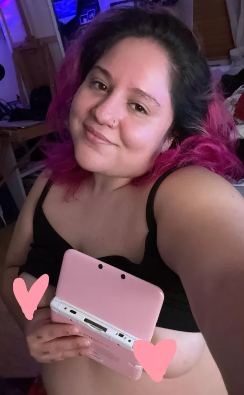 Pretty in pink with my 3DSXL 💗💋🥰  by flowheaux