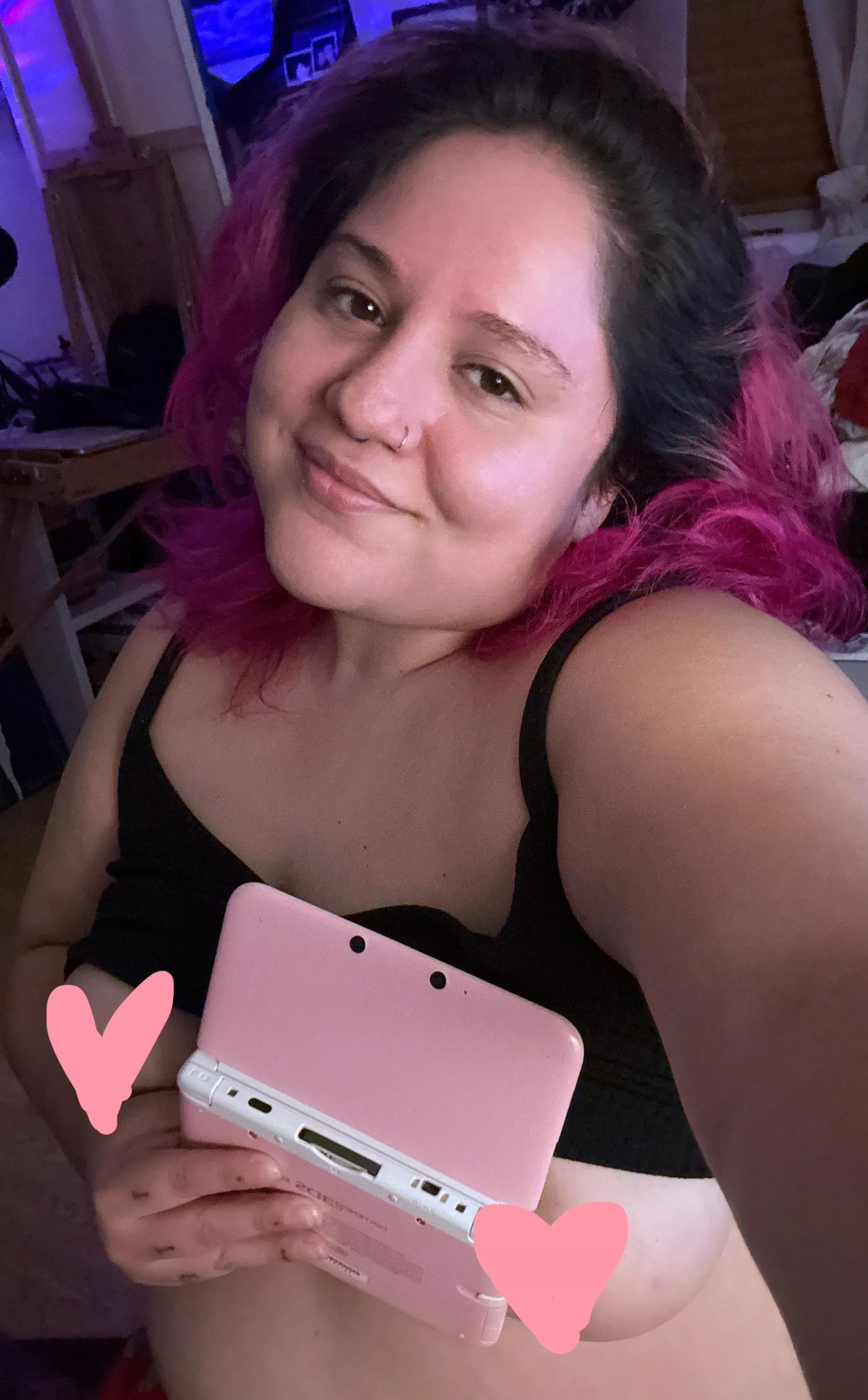 Pretty in pink with my 3DSXL 💗💋🥰  posted by flowheaux