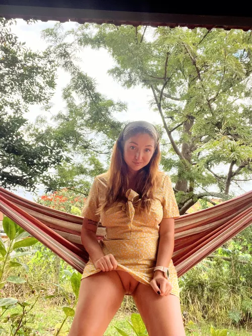 Red Fox flash her pussy in a hammock. by Kratos20101